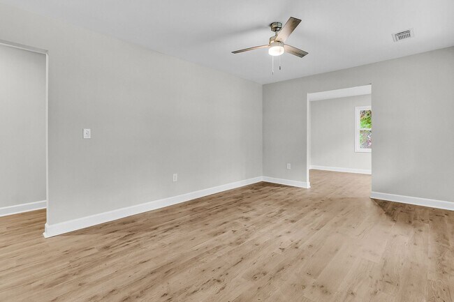 Building Photo - 30 Guerry Cir