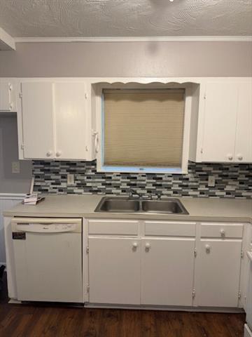 Building Photo - 7424 Songwood Dr