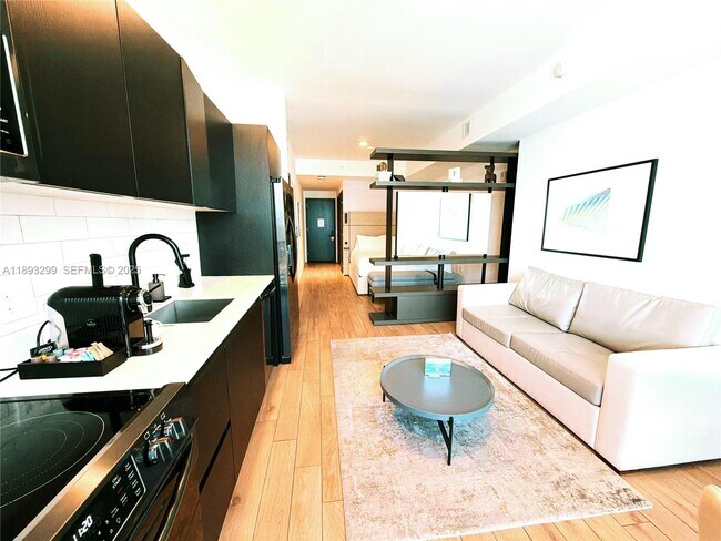 Building Photo - 398 NE 5th St