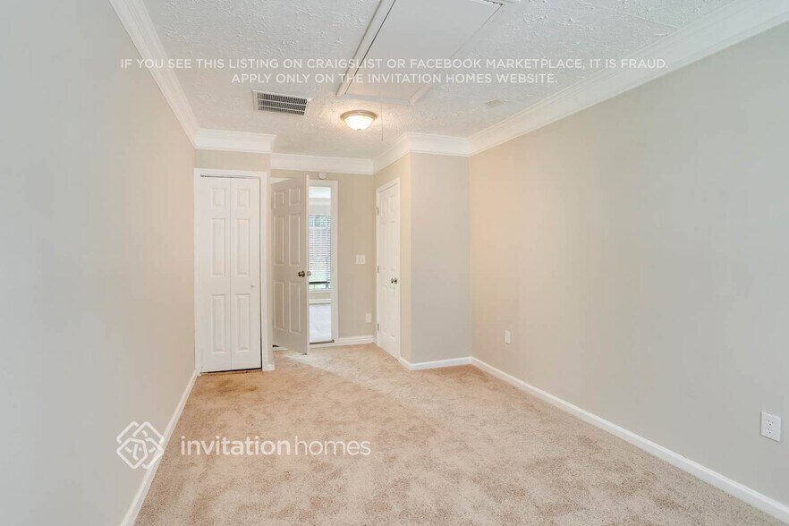 Building Photo - 6574 Eastbriar Dr