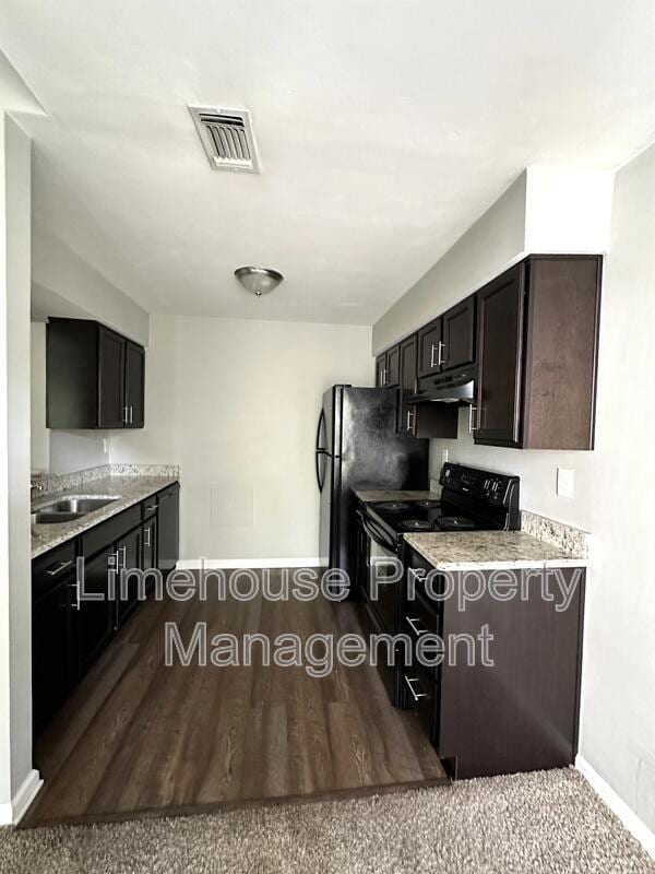 Building Photo - 1313 Tait Close
