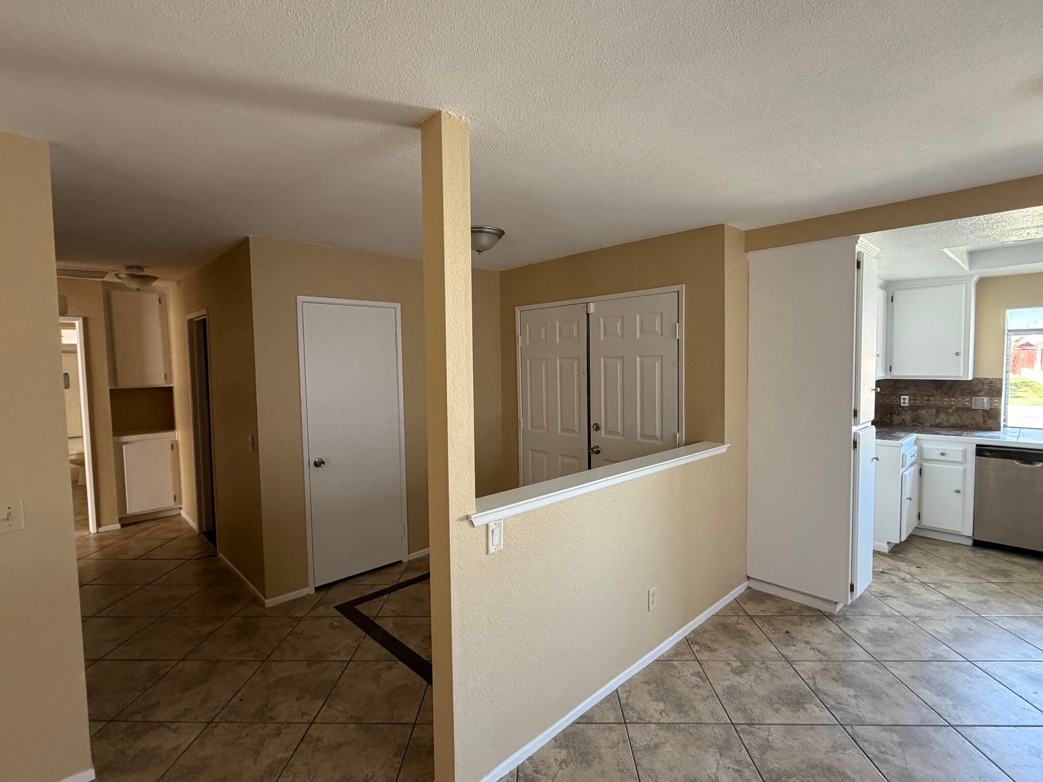 Entrance - 3865 Rexford Dr