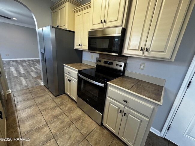 Building Photo - 201 Pavilion St