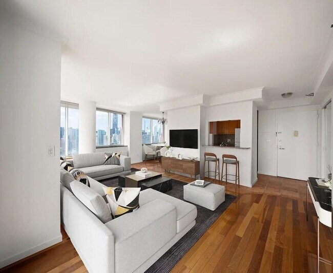 Building Photo - 3 bedroom in Long Island City NY 11109