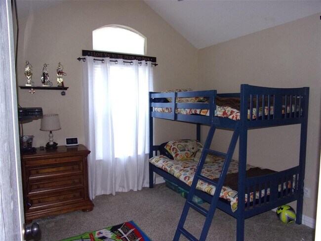 Building Photo - 326 Miss Ellie Ln