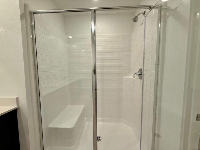 Building Photo - BRAND NEW 3 BED 2.5 BATH 2 BALCONY 2 CAR GARAGE TOWNHOUSE IN HENDERSON FOR RENT!!