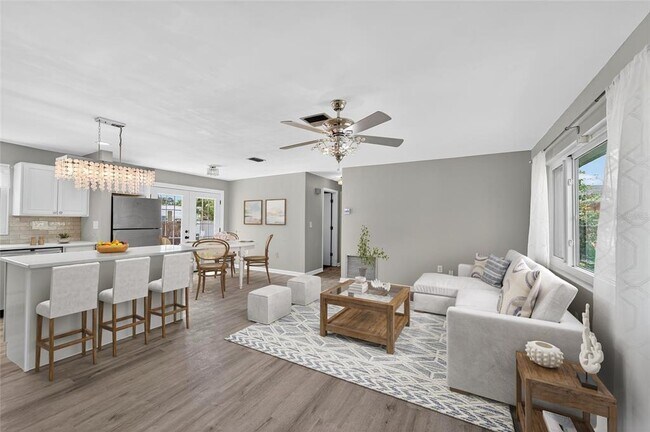 Building Photo - 2127 Scotland Dr