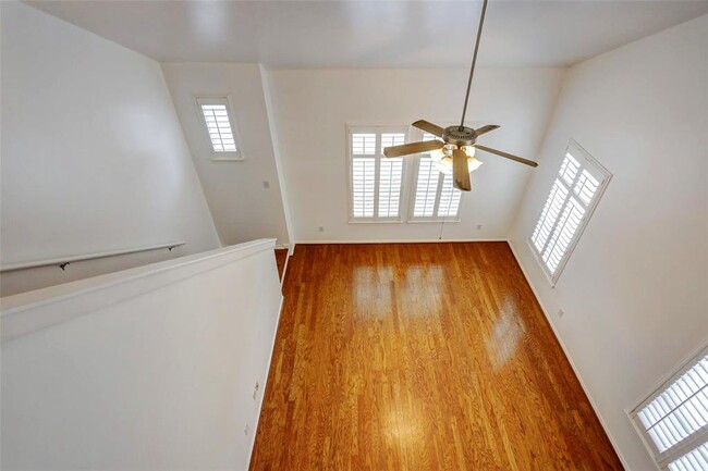 Building Photo - 1144 W 25th St