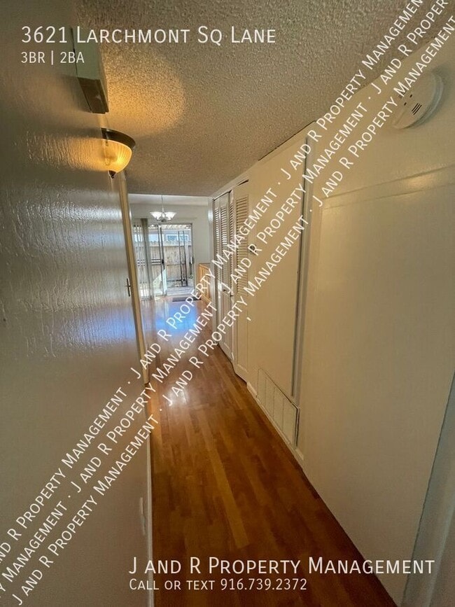 Building Photo - 3621 Larchmont Square Ln