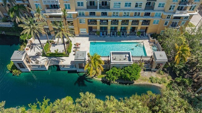 Building Photo - 750 N Tamiami Trl