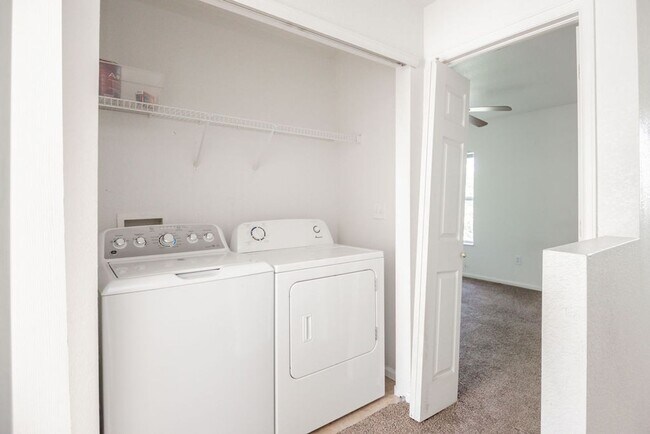 Building Photo - Students Welcome! Charming 3-Bedroom, 2-Bath Home in the Heart of Mid-Town Fort Collins