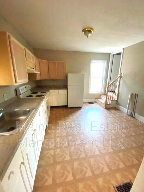 Building Photo - 49 Highland Ave