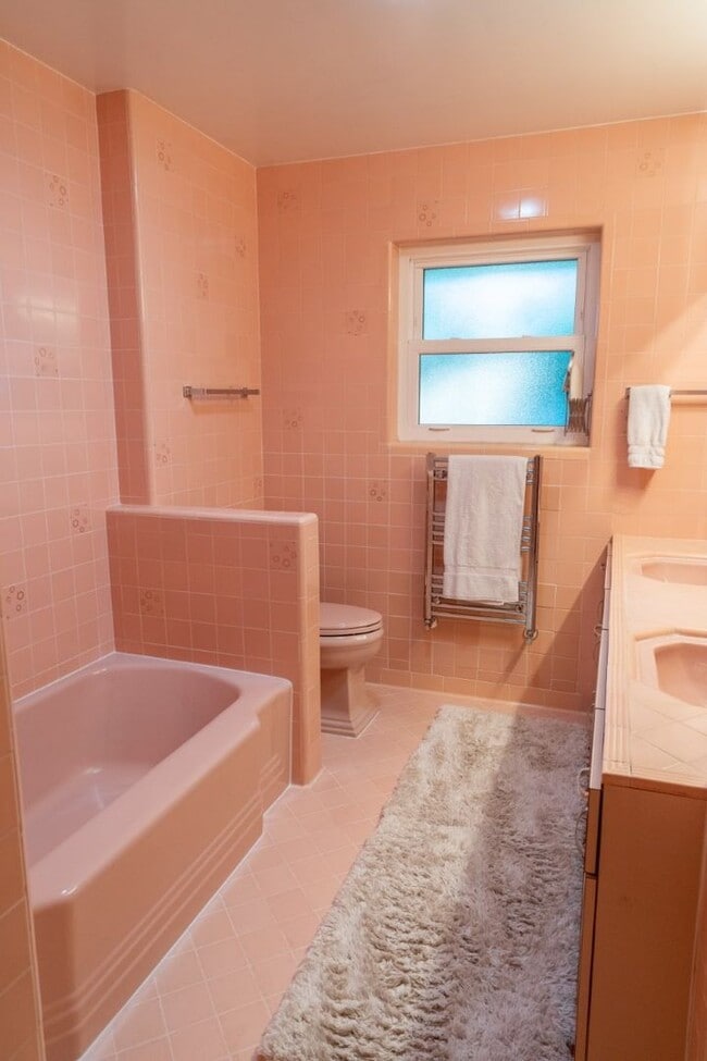 Building Photo - 3bd/1.5ba Burien House