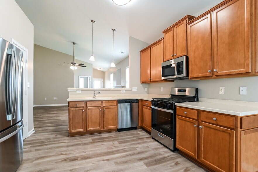 Building Photo - 4305 High Shoals Dr