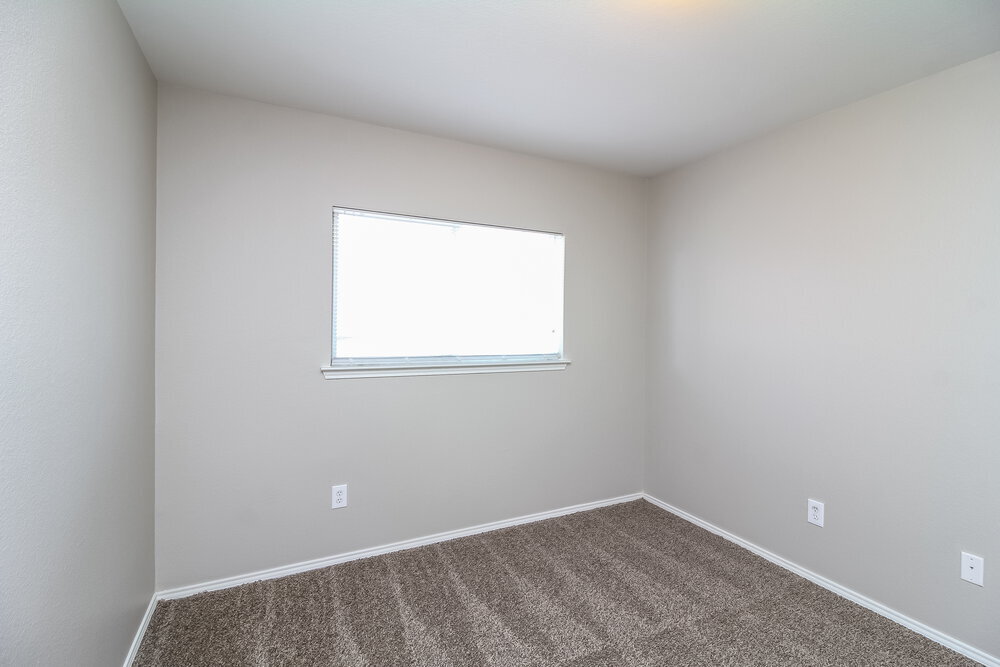 Building Photo - 2033 Pine Knot Dr