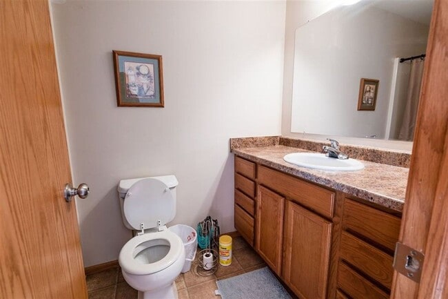 Building Photo - Must See!  2 Bedroom condo