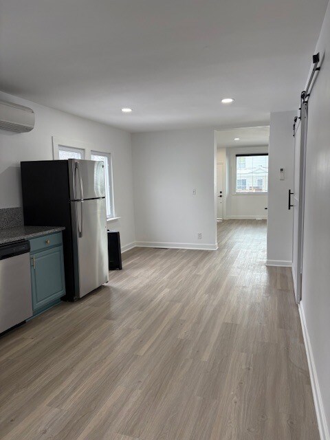 Building Photo - 608 Ridge Rd