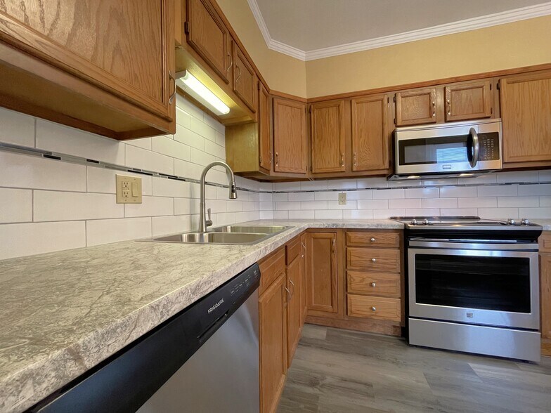 Kitchen - 533 W Water St