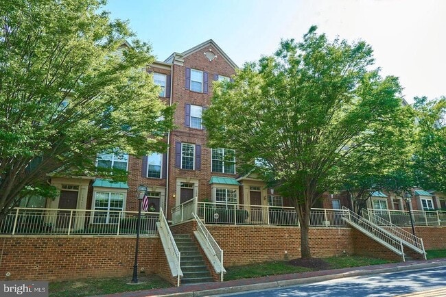 Building Photo - 10353 Sager Ave