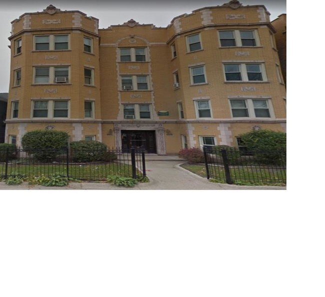 Building Photo - 1018-20 N Austin Blvd