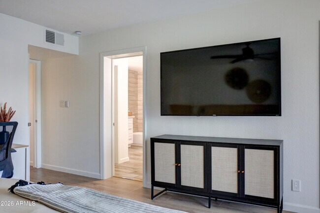 Building Photo - 7225 E Villa Way