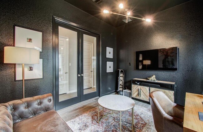 Building Photo - 4910 Morrison Dr