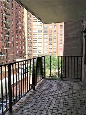 Building Photo - 300 Albany St