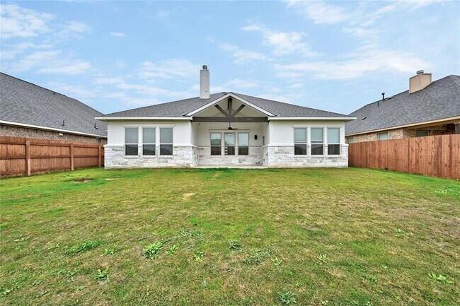 Building Photo - 428 Texon Dr