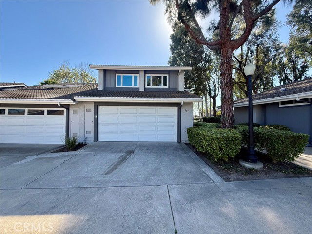 Building Photo - 387 Calle Borrego