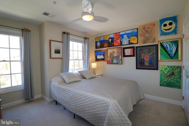 Building Photo - 13539 Flowerfield Dr