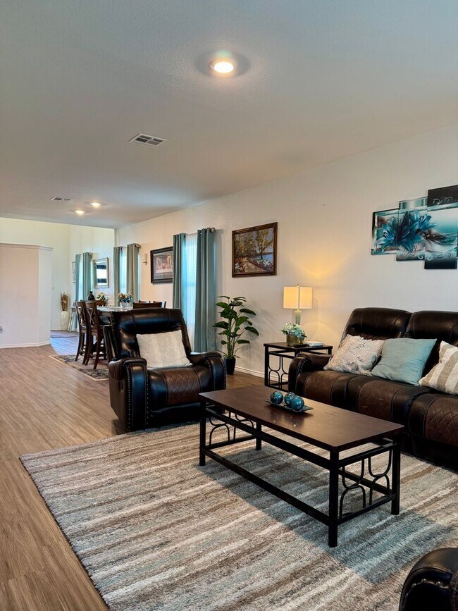 Building Photo - 130 Canley Lp