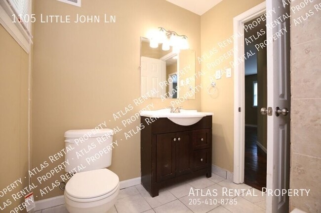 Building Photo - 1105 Little John Ln