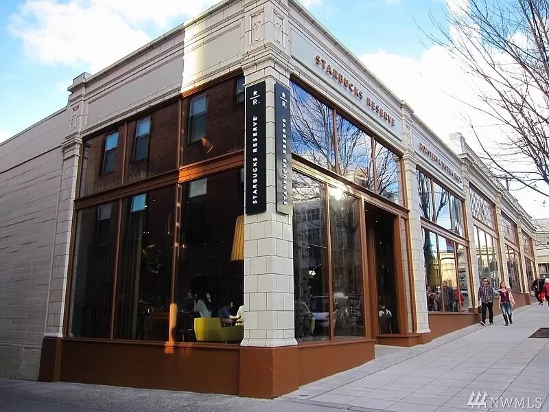 Nearby retail & restaurants - 819 Virginia St