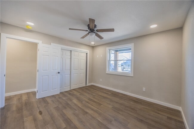 Building Photo - 17 Dillow Dr