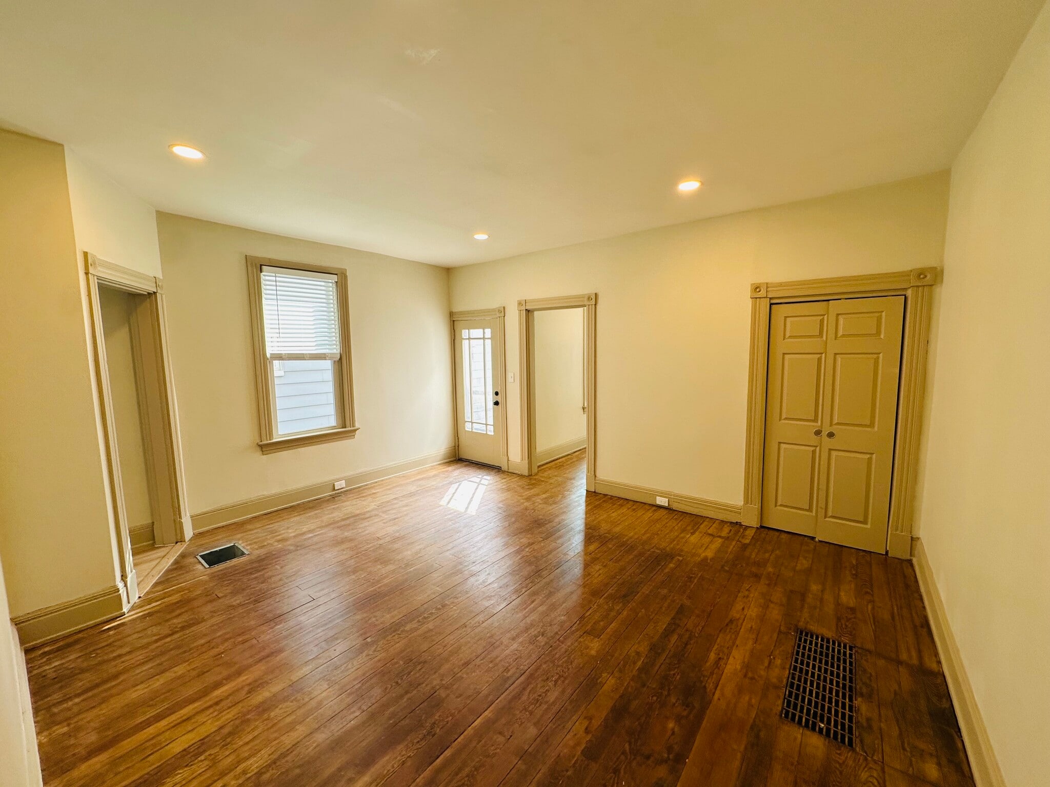 First floor - 514 Delta Ave