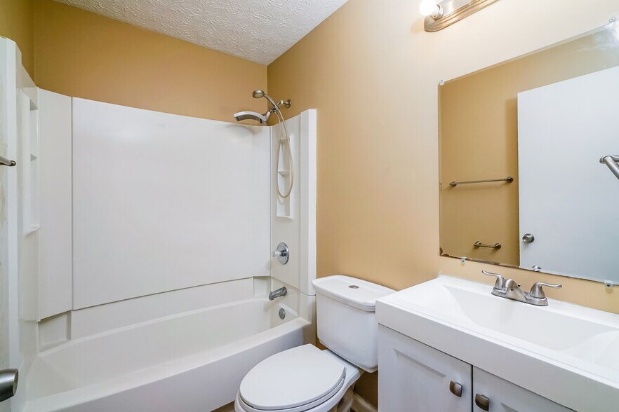 Building Photo - 6220 Maravian Dr