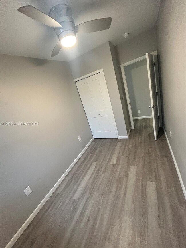 Building Photo - 1740 NW 1st Pl