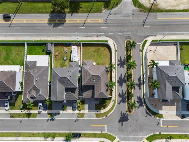 Building Photo - 21189 SW 127th Ct