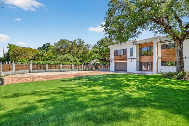 Building Photo - 3000 Riverland Rd