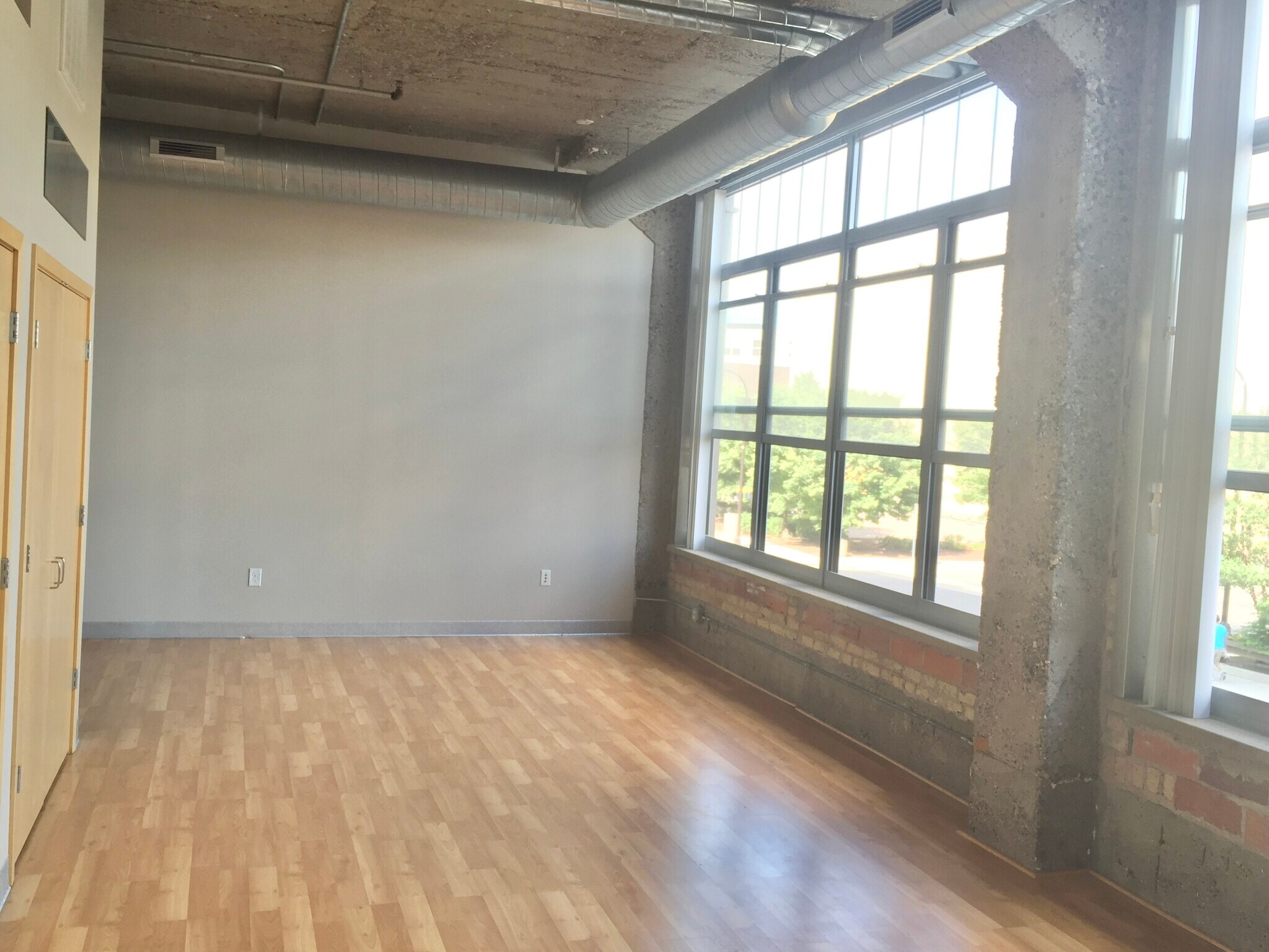 Living room - 521 S 7th St
