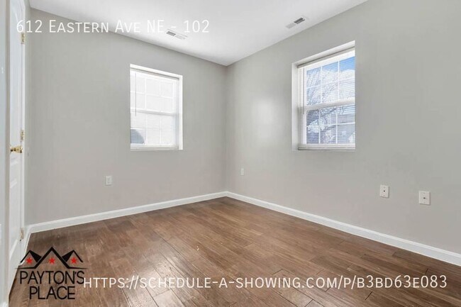 Building Photo - Renovated apartment with Wifi included. FI...