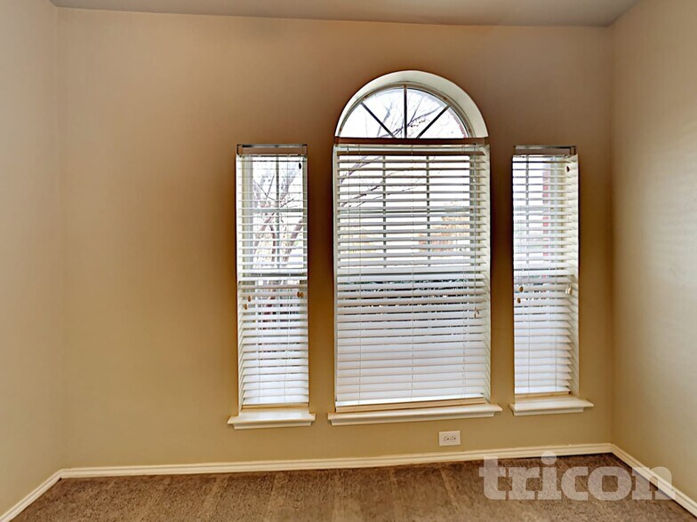 Building Photo - 7228 Retriever Ln
