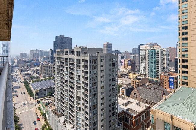 Building Photo - 545 N Dearborn St