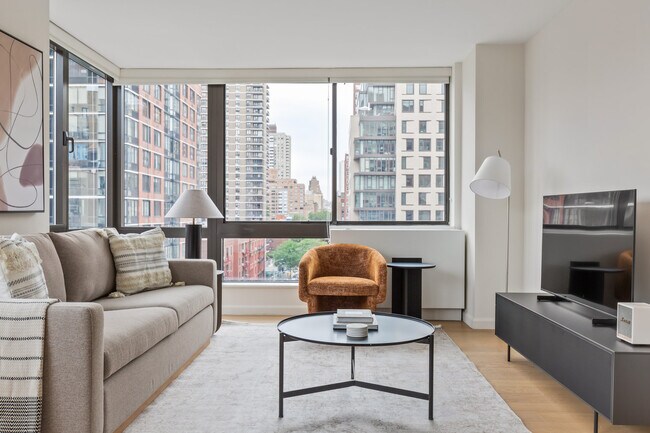 Primary Photo - 255 W 94th St