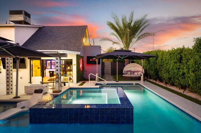 Building Photo - 8543 E Valley Vista Dr