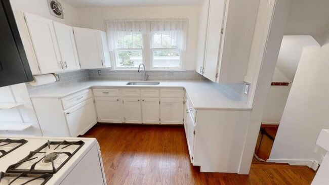 Building Photo - 1205 Miller Ave