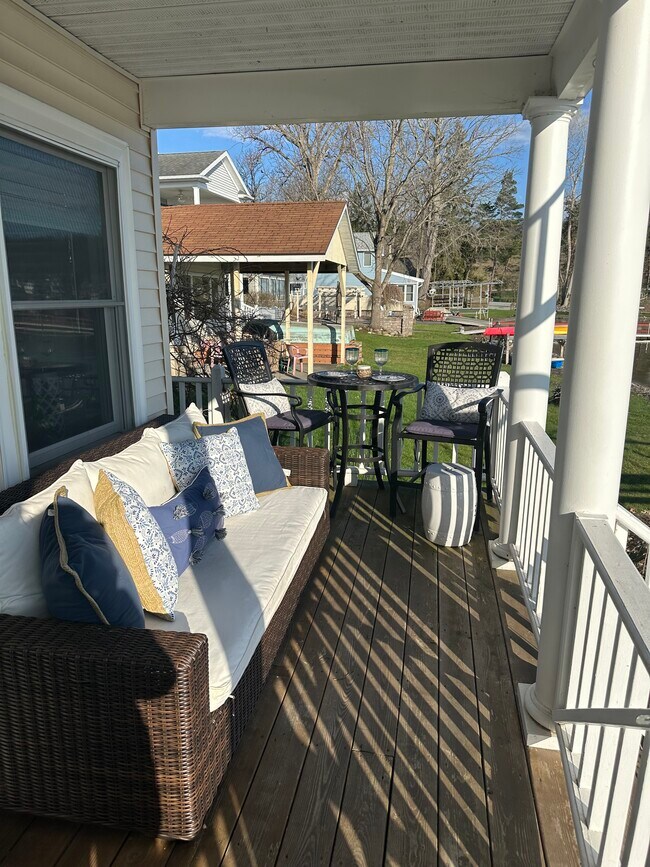 Front Porch - lakeside - 5311 N Point Dr