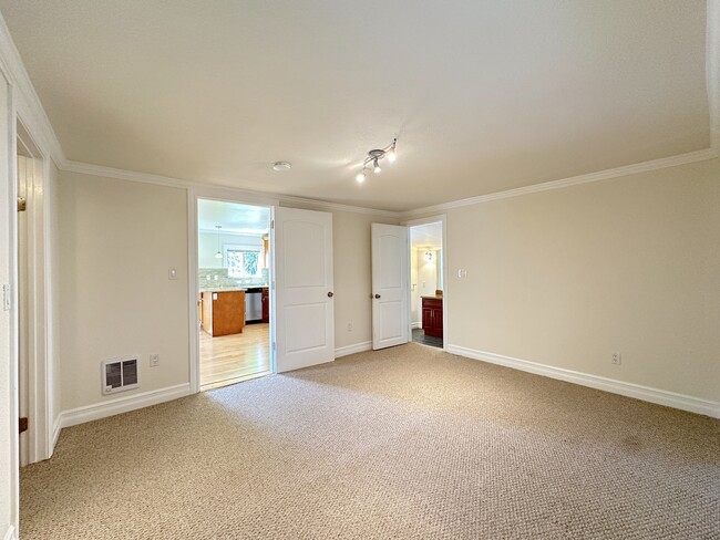 Building Photo - 1363 Sevier Ave