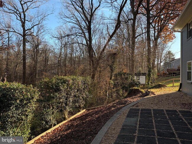 Building Photo - 5206 Easton Dr