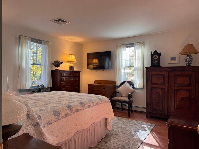 Building Photo - 15 Parlowtown Rd